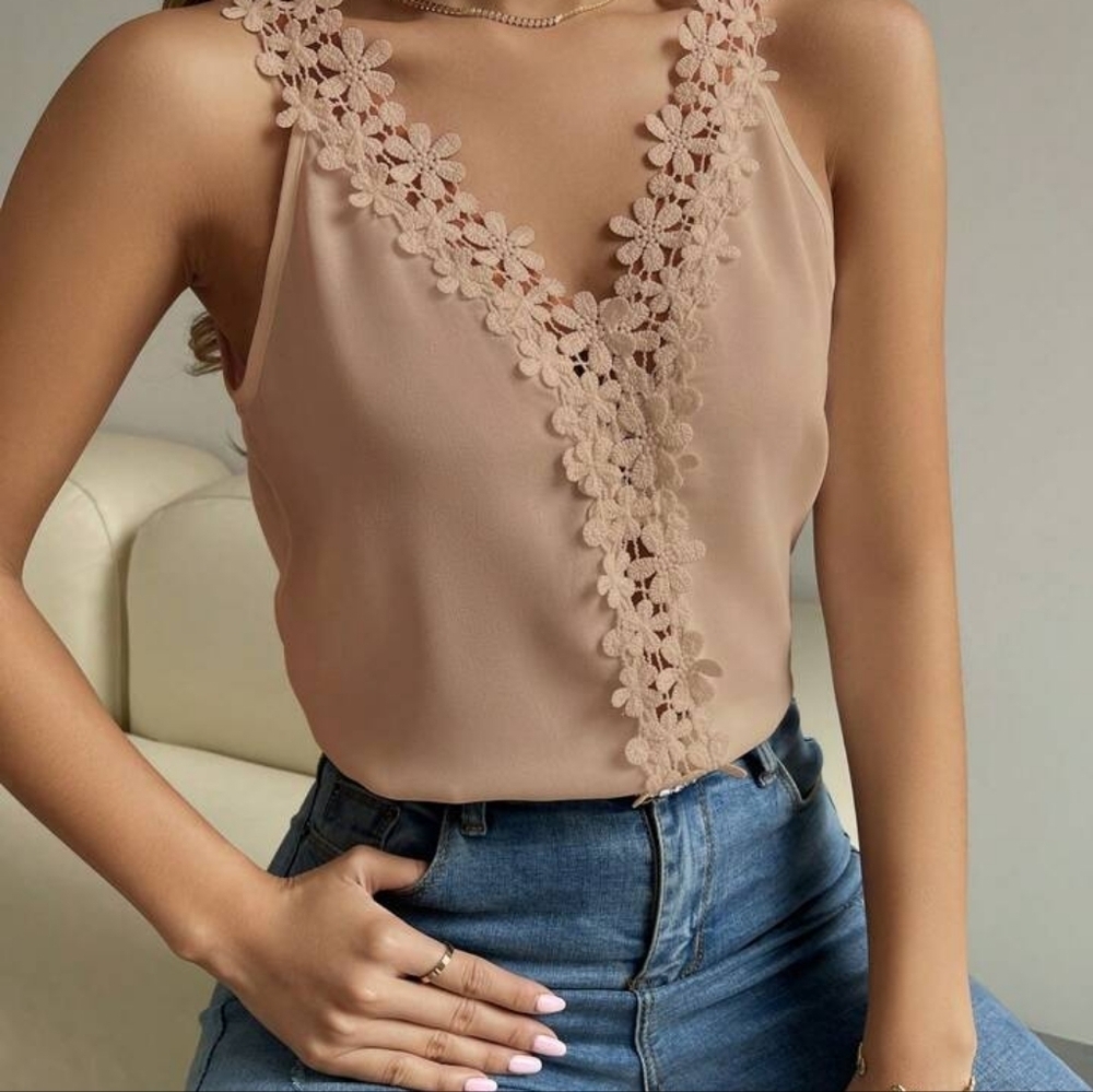 Elegant Tan Lace Trim Women's Top women's M lace floral